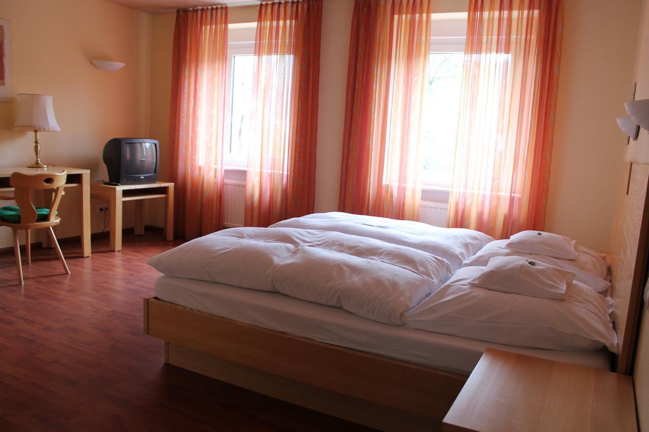 Hotel Bad Bruckhaus Gurtweil الغرفة الصورة